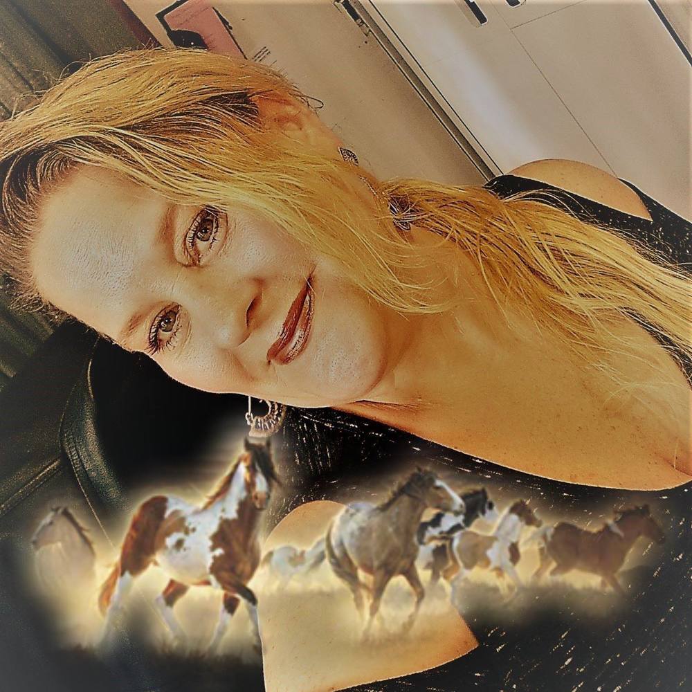 Visit, like, and comment. I will visit your closet